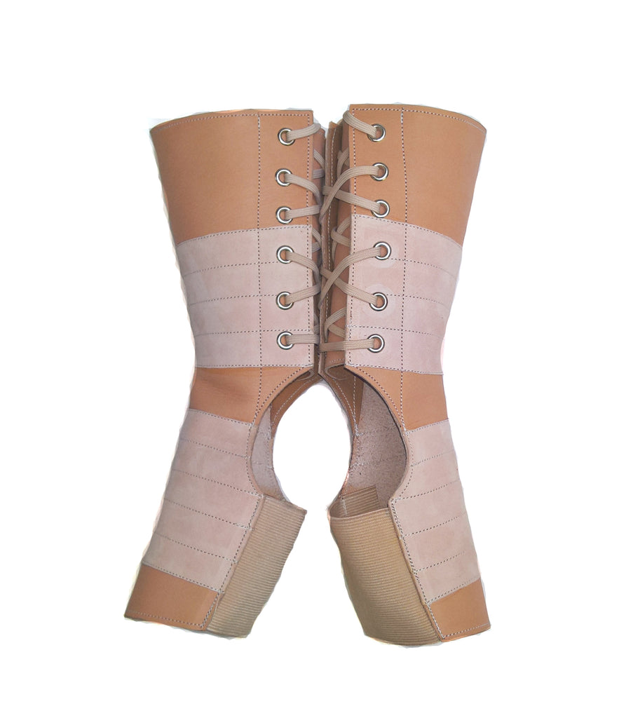 SHORT Aerial boots in NUDE leather w/ WHITE Laces