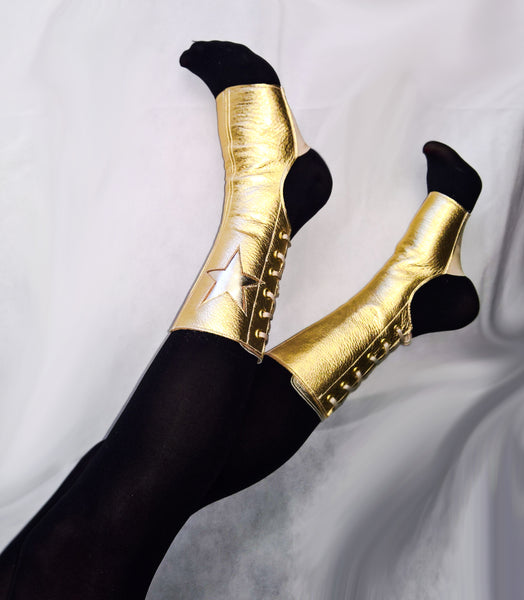 Short Aerial boots in GOLD w/ Star