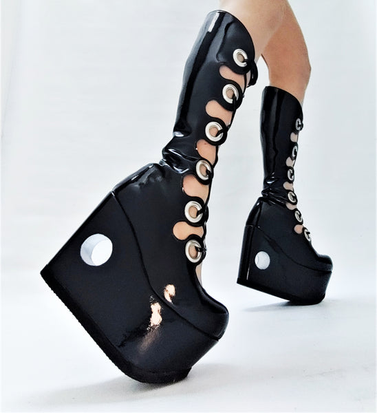 PEEPHOLE Curvy Lace-up Platform Boots