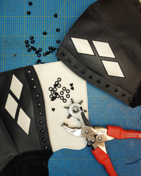 HARLEY QUINN Aerial Boots in Black w/Cream details