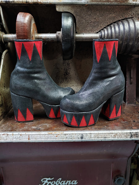 RINGMASTER Platform Boots - Black & Red metallic
