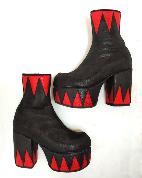 RINGMASTER Platform Boots - Black & Red metallic