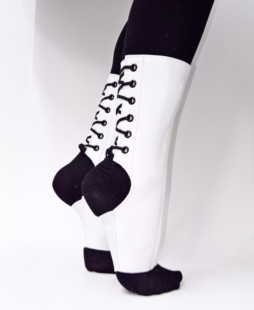SHORT White Aerial boots