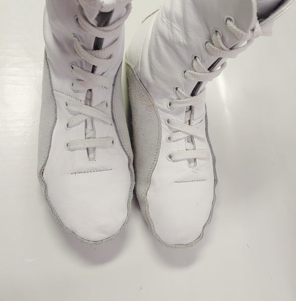SAMPLE SALE - White Tightrope Boots w/ GREY Soles UK 2