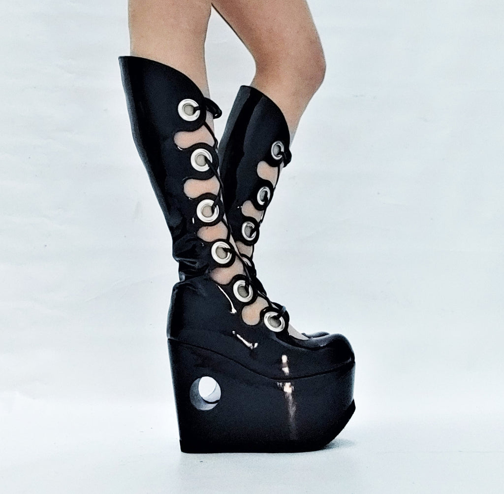 PEEPHOLE Curvy Lace-up Platform Boots